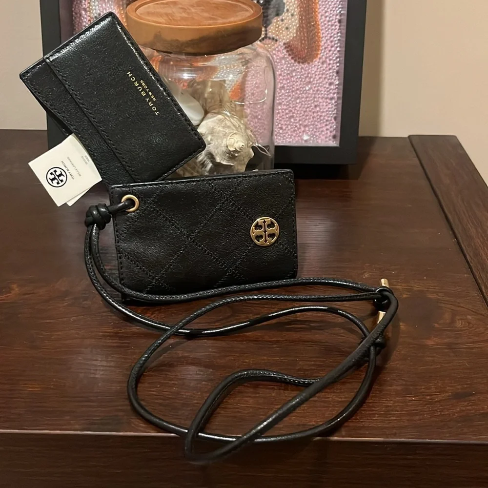 Tory Burch compact tory